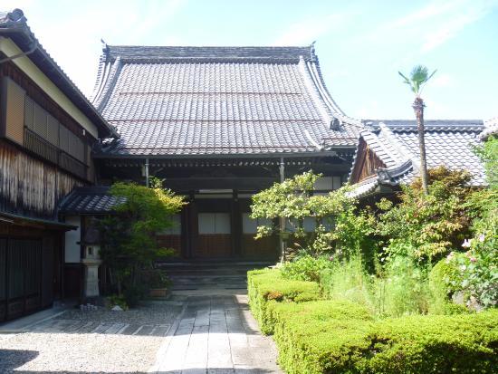 Gantsu-ji Temple